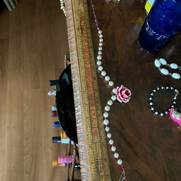 Vintage Carved Rose Choker Necklace - Picture 7 of 9